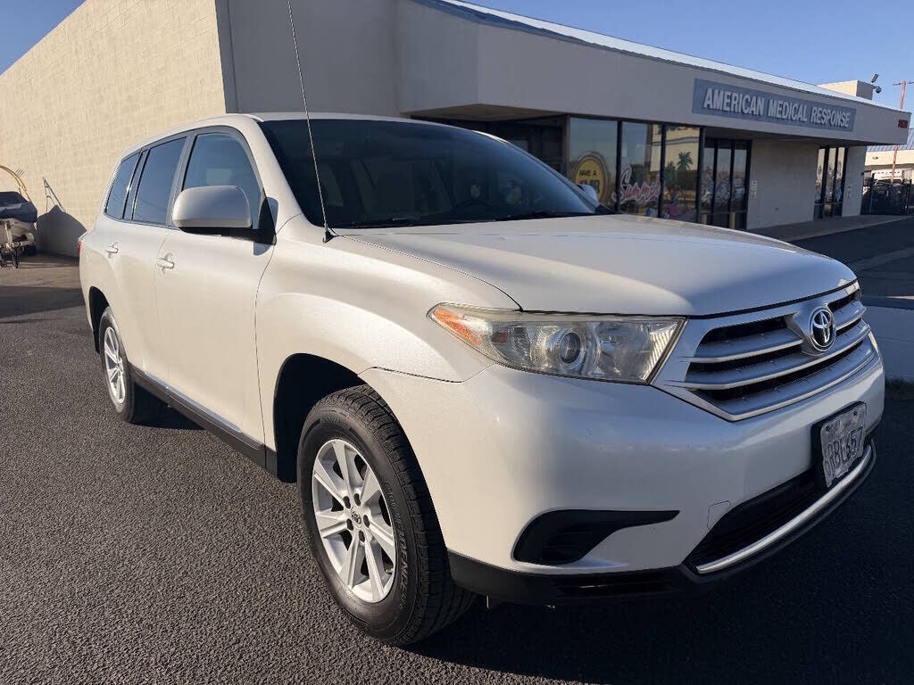 2011 TOYOTA Highlander