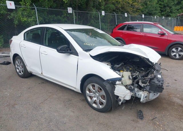 2012 MAZDA Mazda3