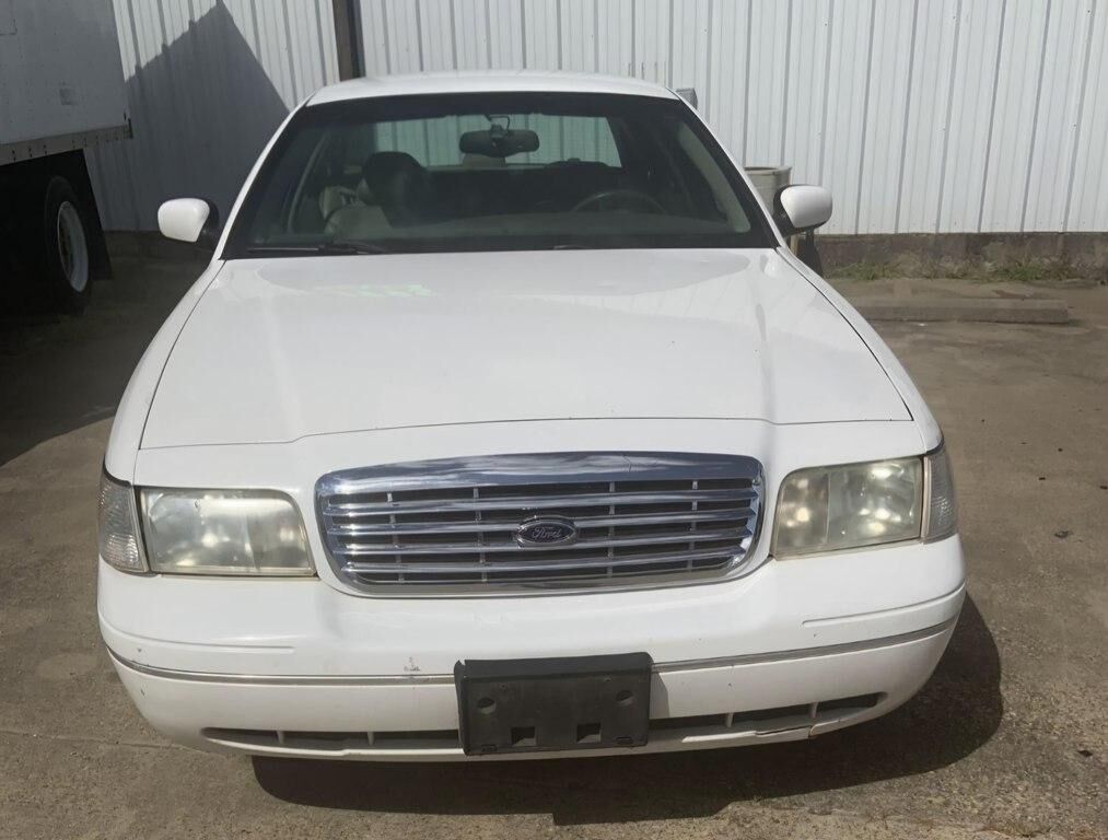2001 FORD Crown Victoria