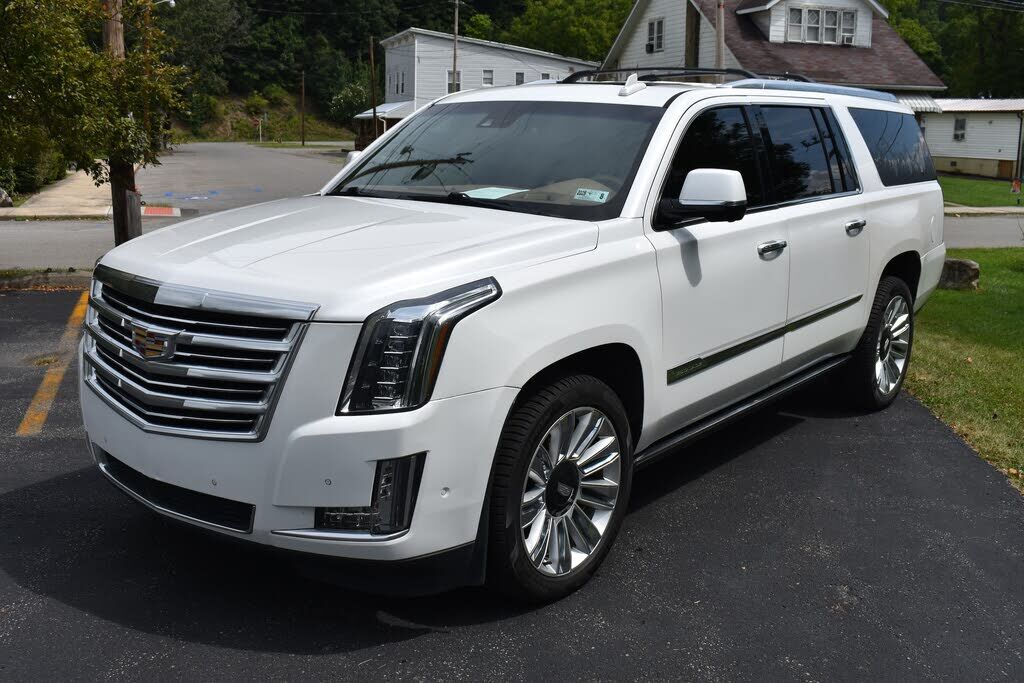 2017 CADILLAC Escalade ESV