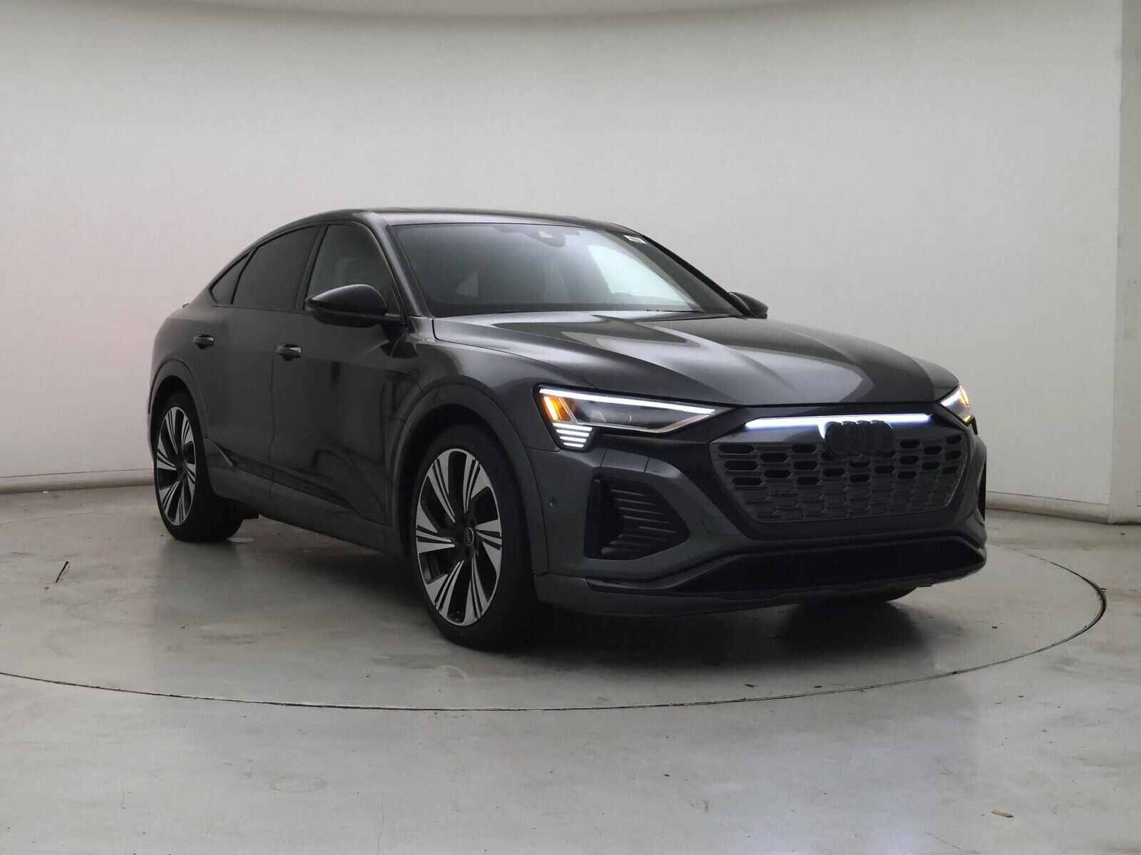 2024 Audi Q8