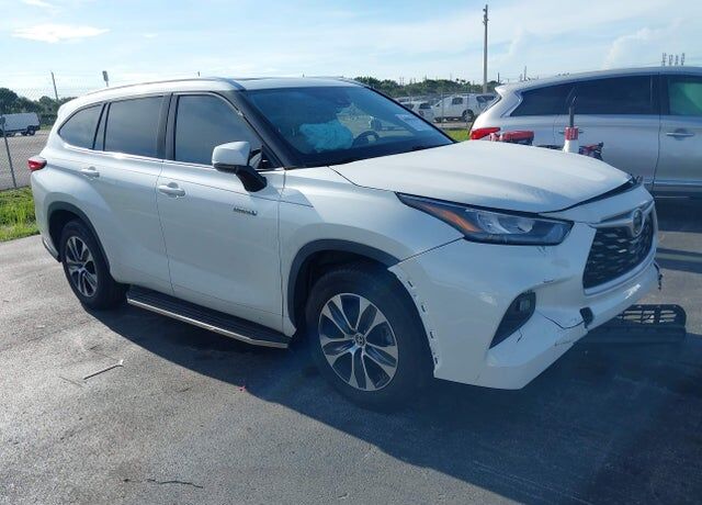 2020 TOYOTA Highlander
