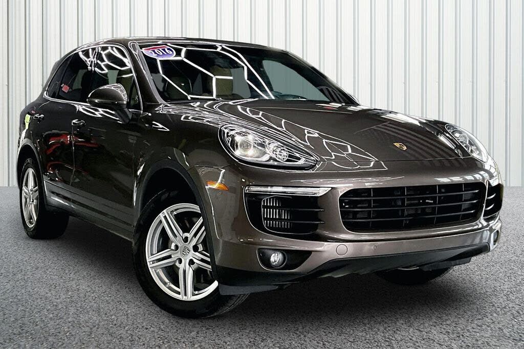 2016 PORSCHE Cayenne