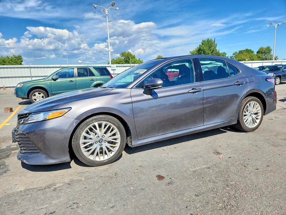 2020 TOYOTA Camry