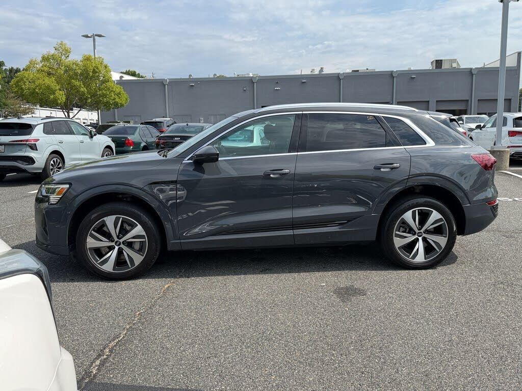 2024 Audi Q8
