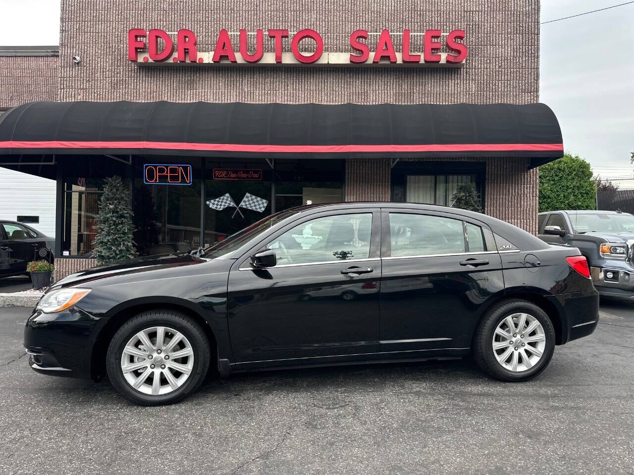 2013 CHRYSLER 200