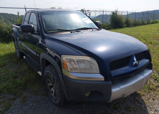 2006 MITSUBISHI Raider