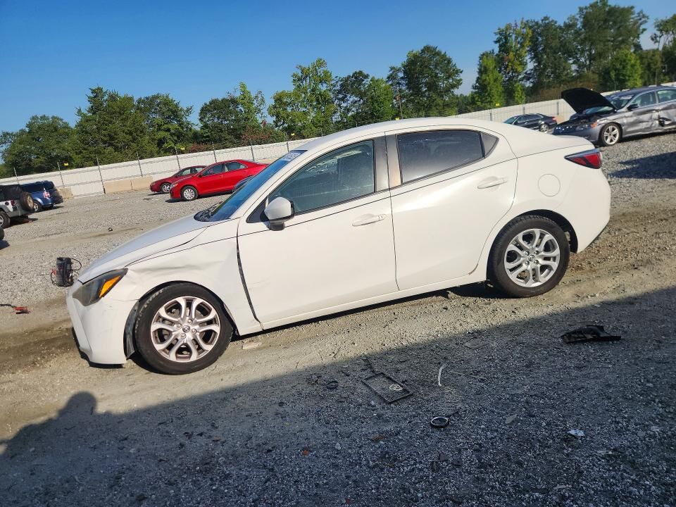 2016 TOYOTA Scion