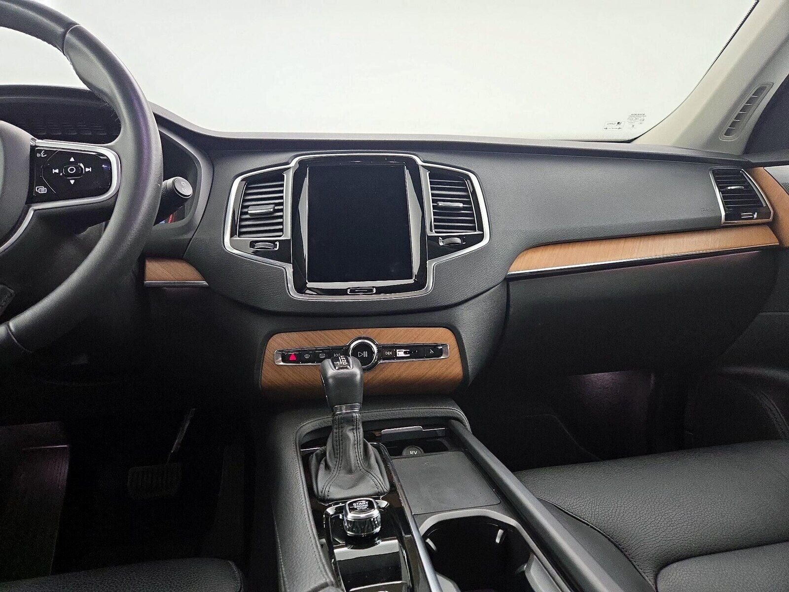 2022 VOLVO XC90