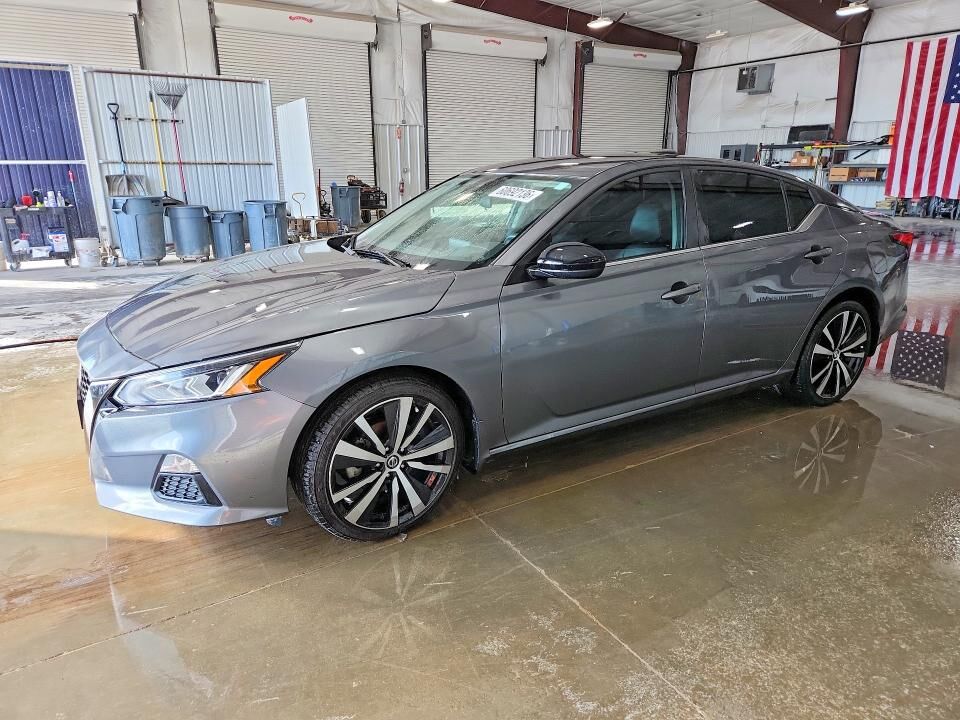 2022 NISSAN Altima