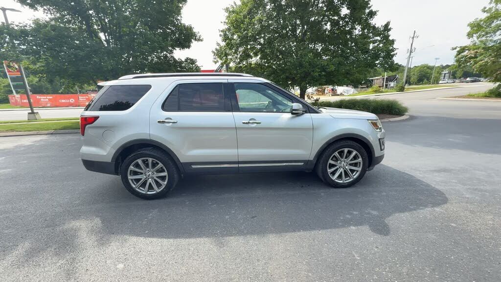 2017 FORD Explorer