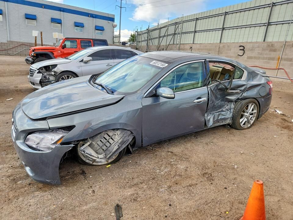 2011 NISSAN Maxima