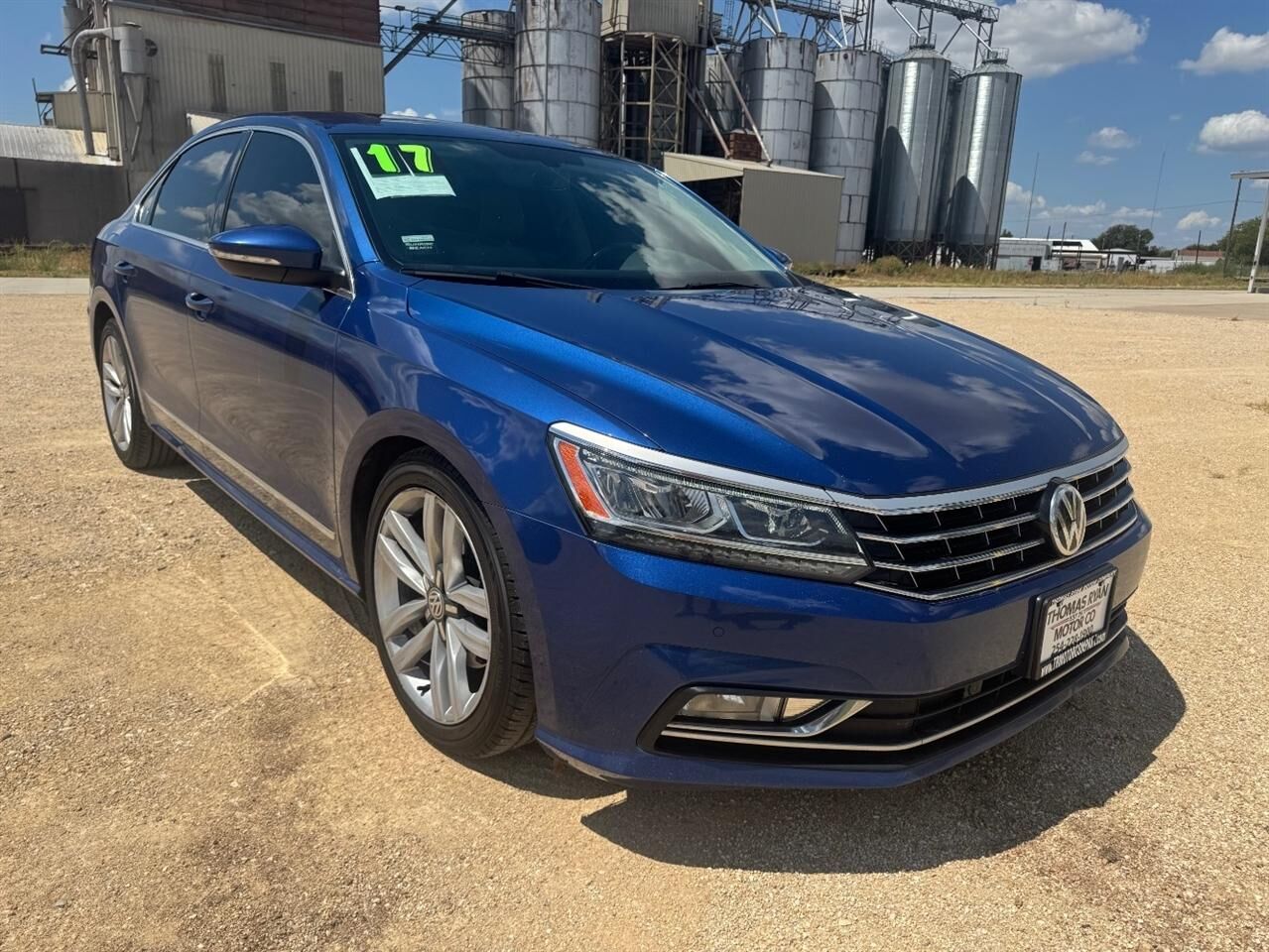 2017 VOLKSWAGEN Passat