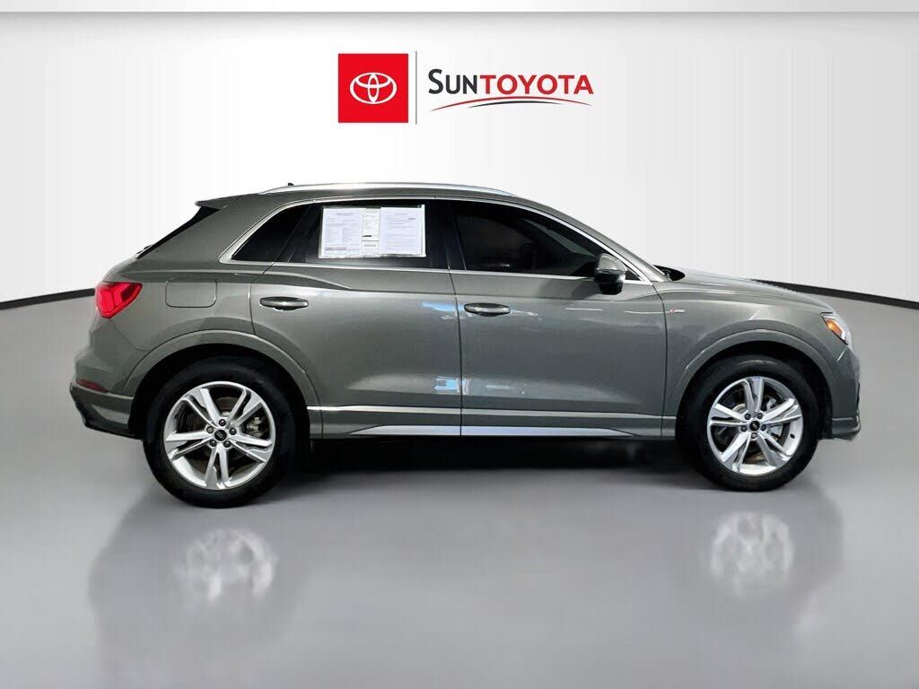 2022 Audi Q3