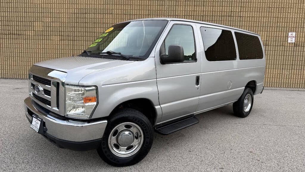 2011 FORD E-350