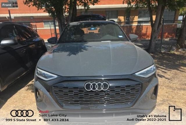 2024 AUDI Q8
