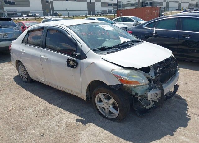 2009 TOYOTA Yaris