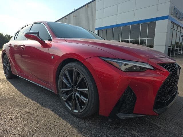 2022 LEXUS IS