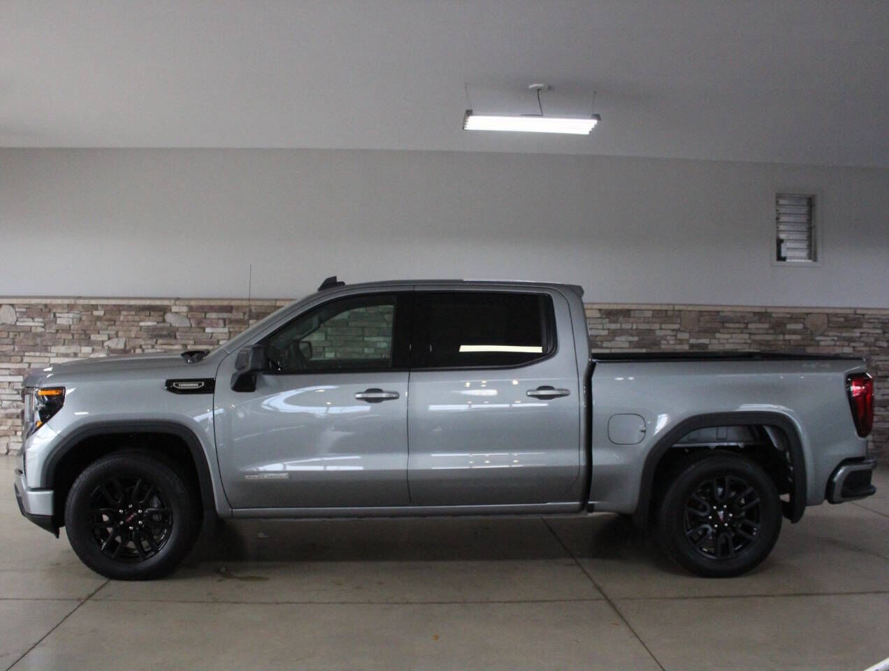 2024 GMC Sierra