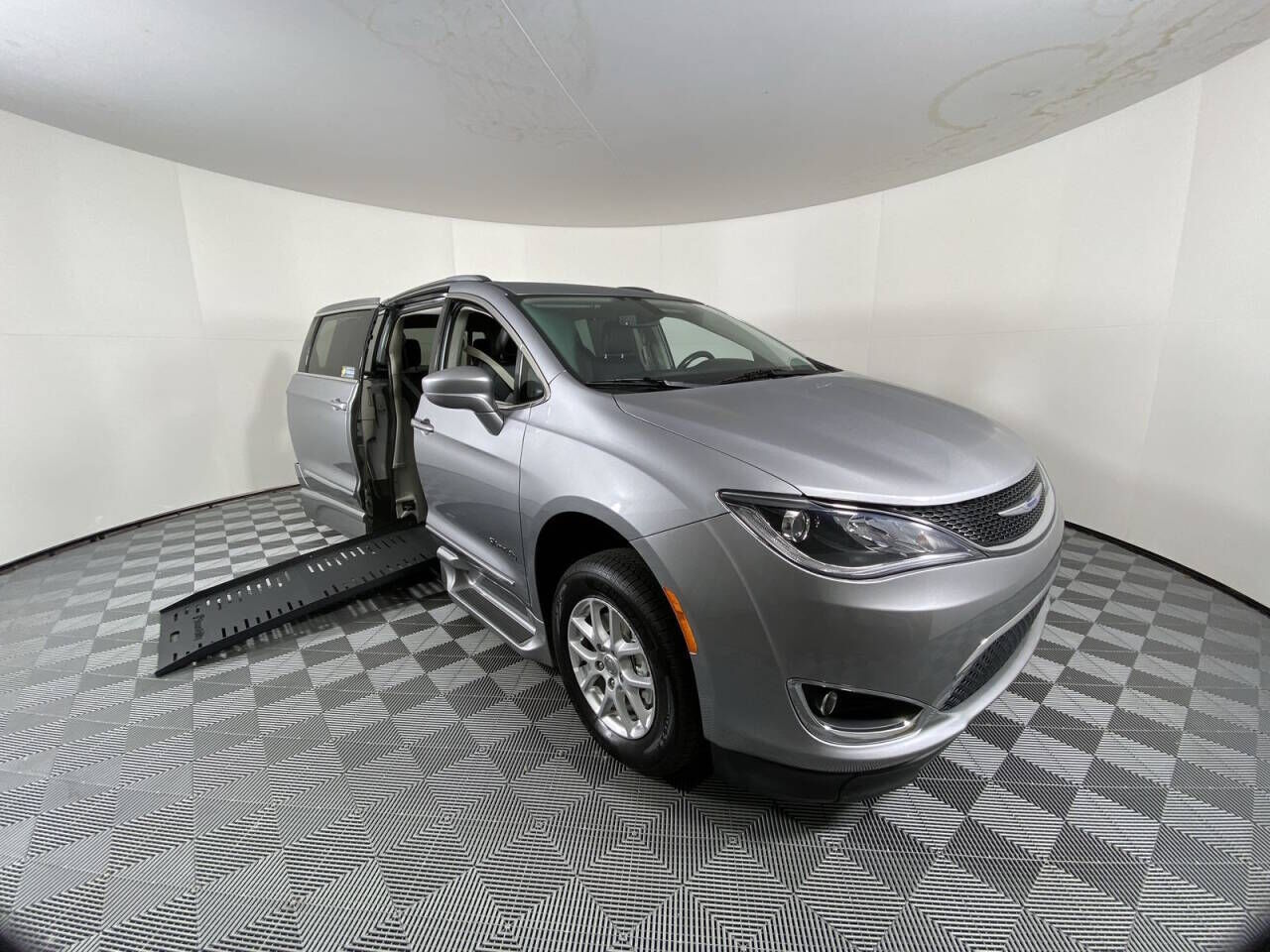2020 CHRYSLER Pacifica