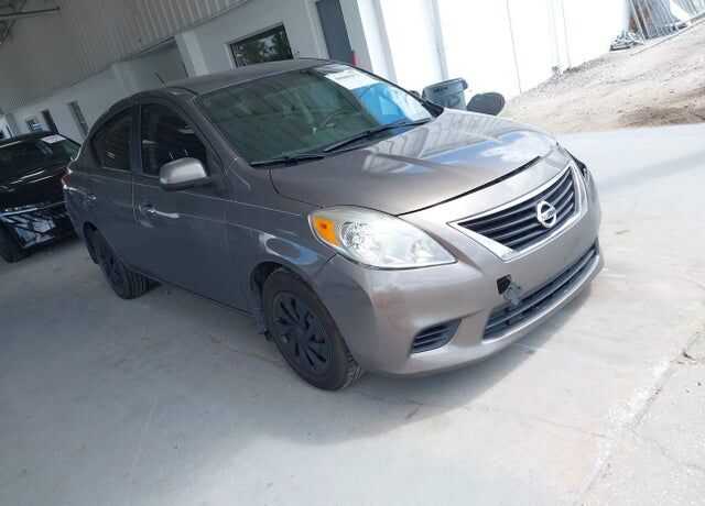 2013 NISSAN Versa