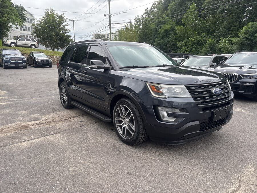 2017 FORD Explorer