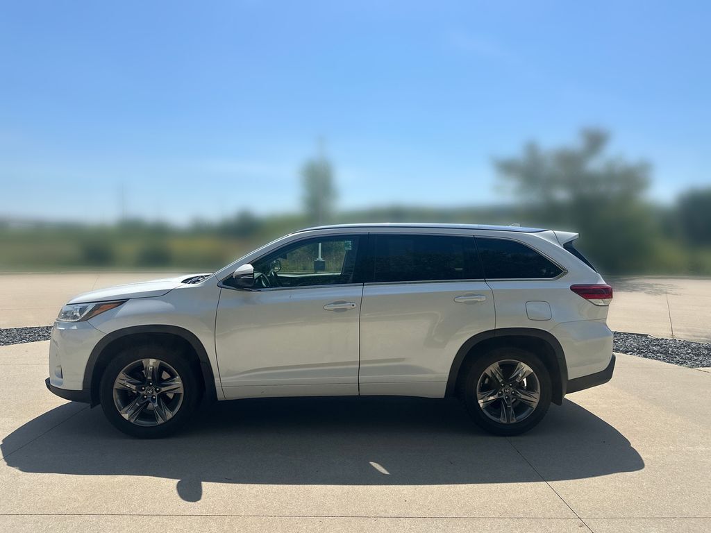 2019 TOYOTA Highlander