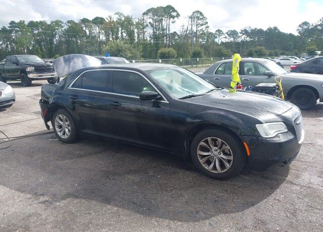 2015 CHRYSLER 300
