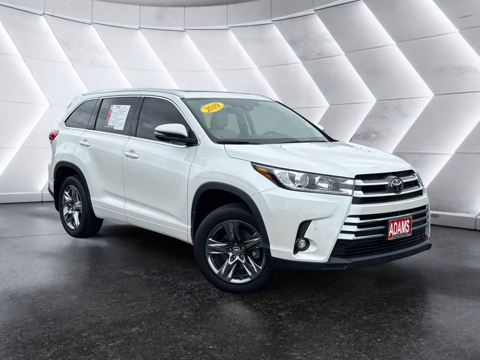 2019 TOYOTA Highlander