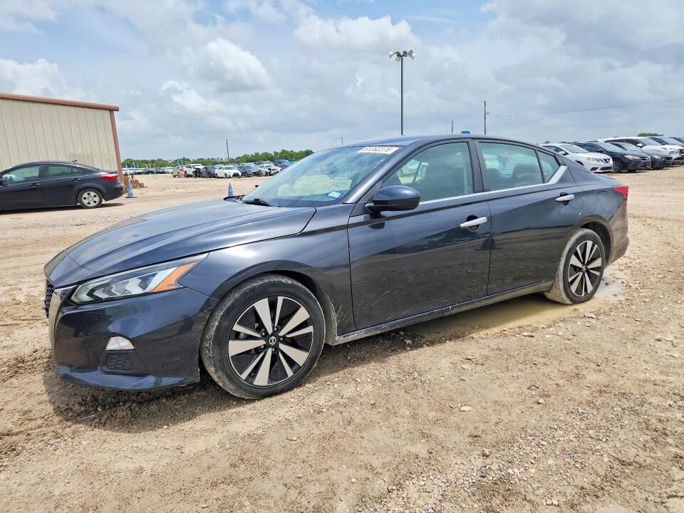 2022 NISSAN Altima