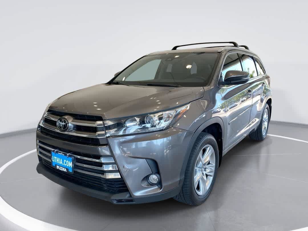 2017 TOYOTA Highlander