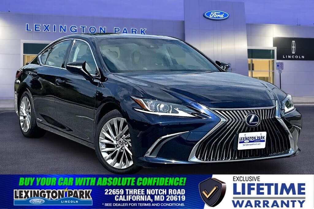 2019 LEXUS ES