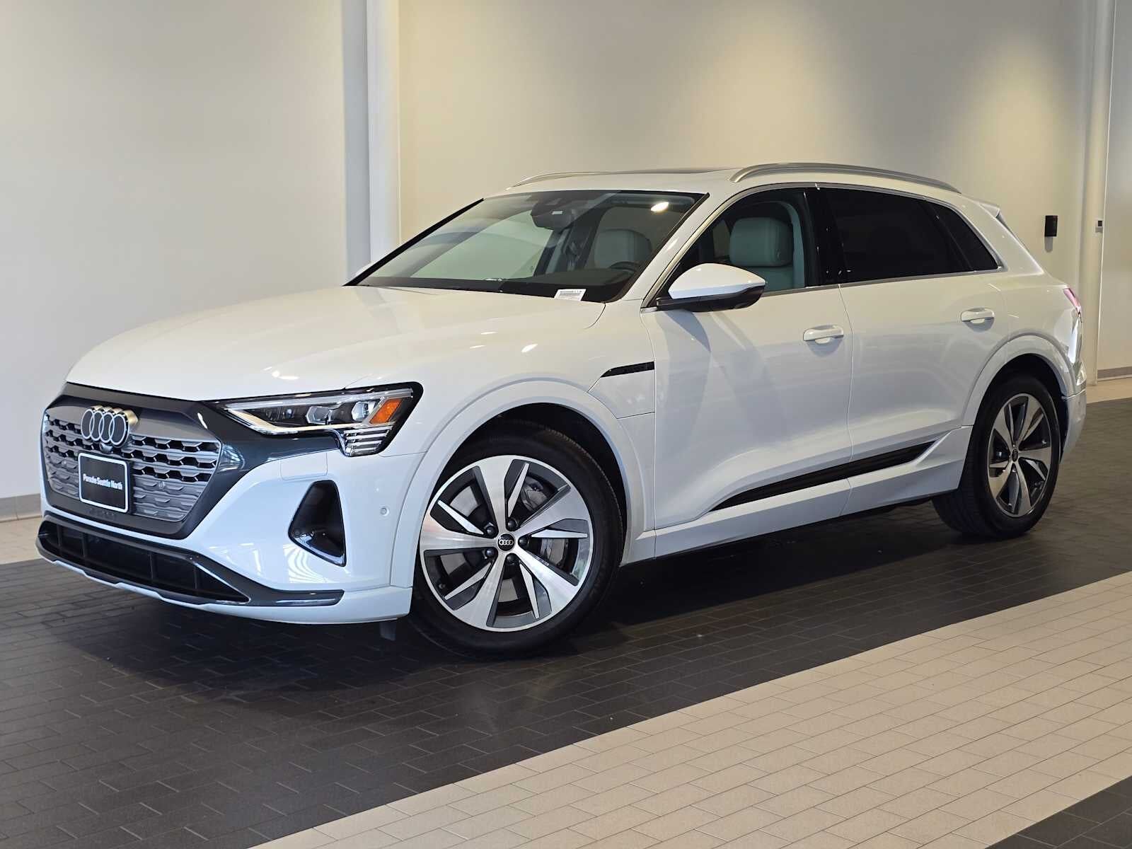 2024 AUDI Q8
