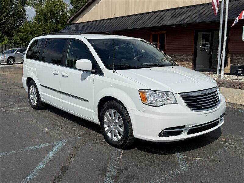 2014 CHRYSLER Town and Country