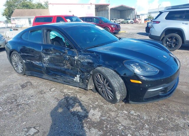 2017 PORSCHE Panamera