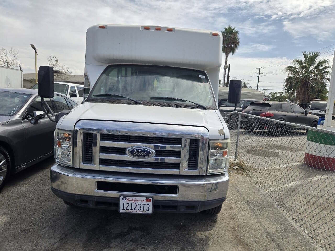 2012 FORD E-450