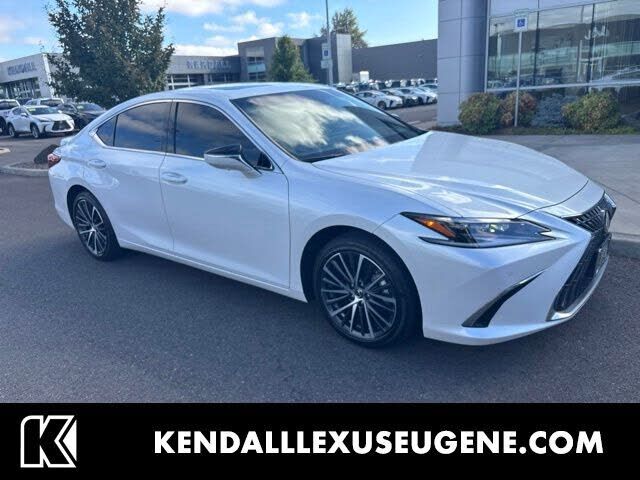 2025 LEXUS ES