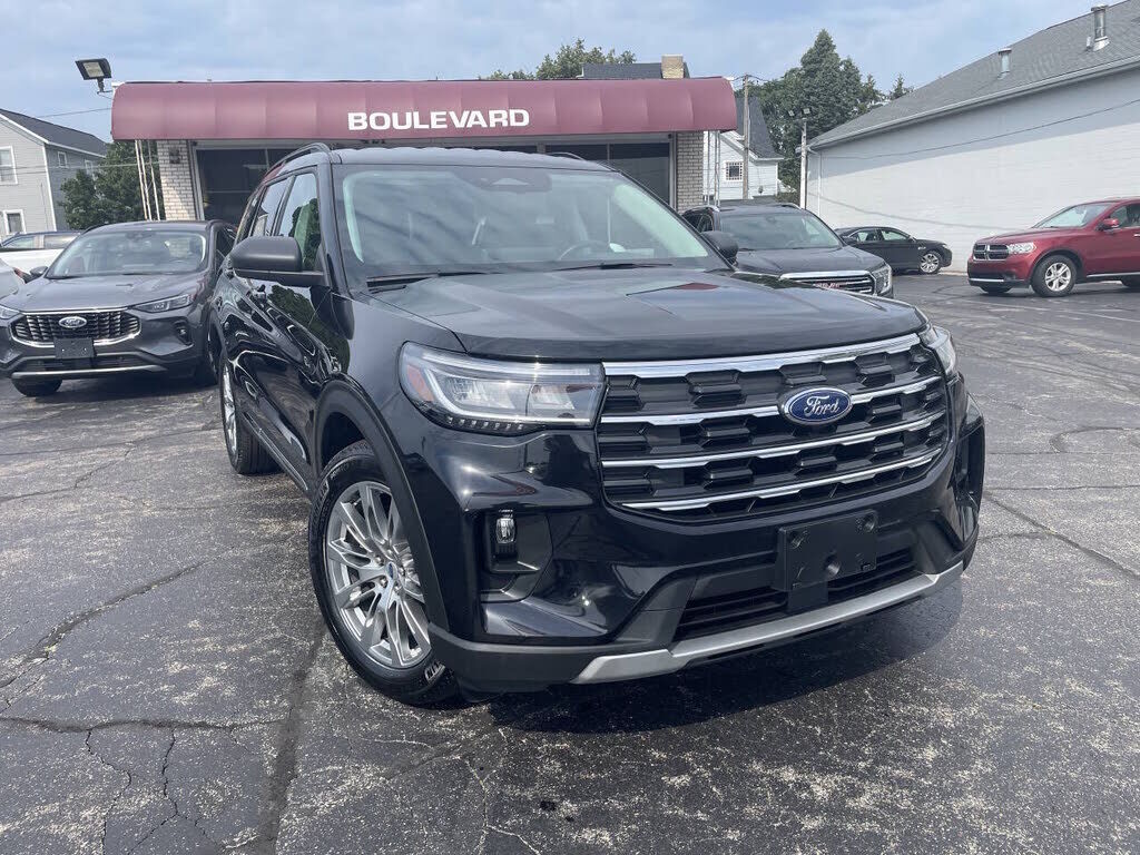 2025 FORD Explorer