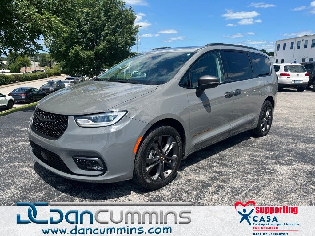 2023 CHRYSLER Pacifica