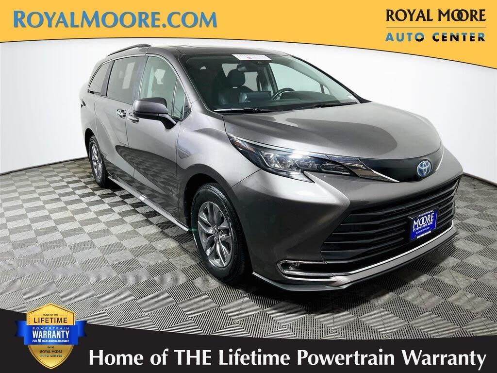 2024 TOYOTA Sienna