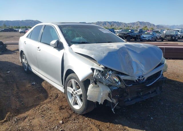 2013 TOYOTA Camry