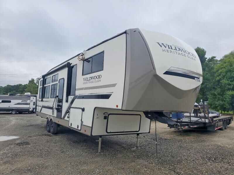 2024 FOREST RIVER Wildwood Laminated Towables