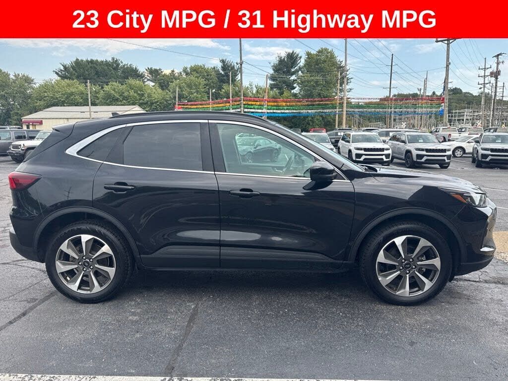 2024 FORD Escape