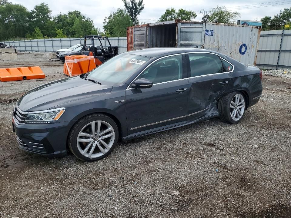 2017 VOLKSWAGEN Passat