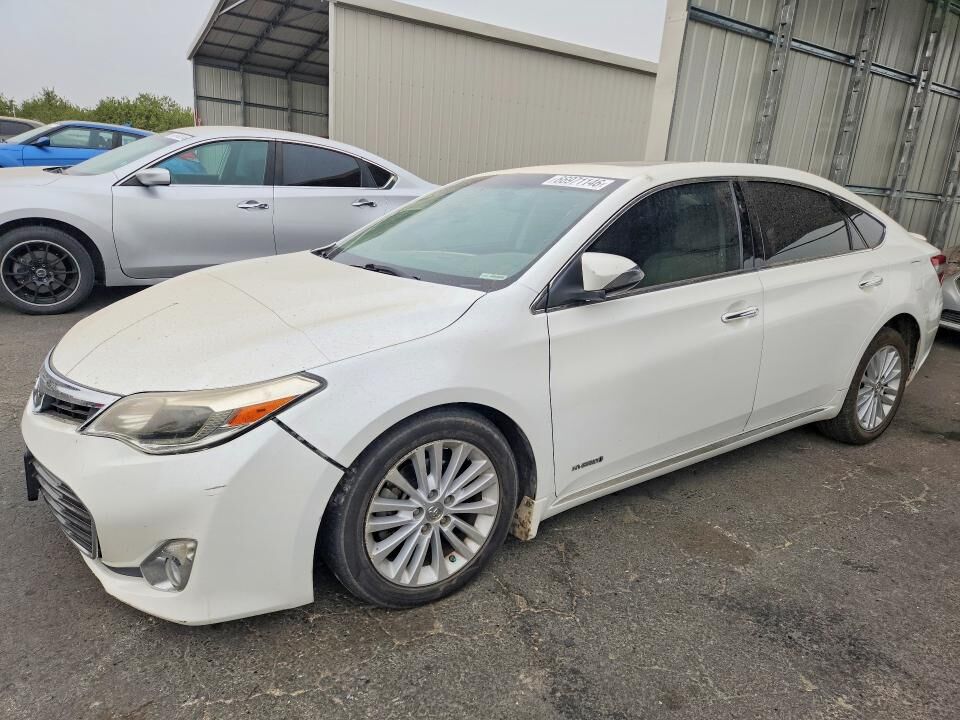 2013 TOYOTA Avalon