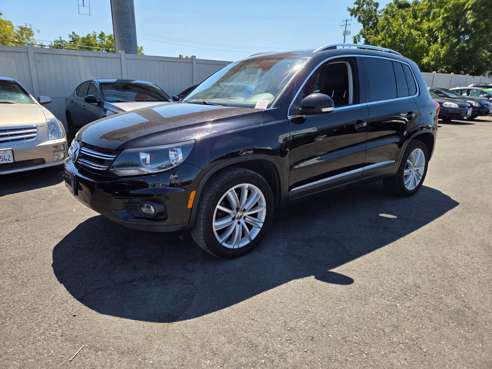 2012 VOLKSWAGEN Tiguan