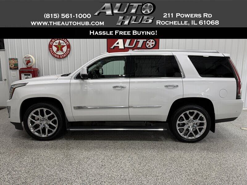 2017 CADILLAC Escalade