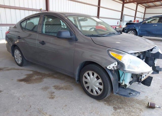 2015 NISSAN Versa