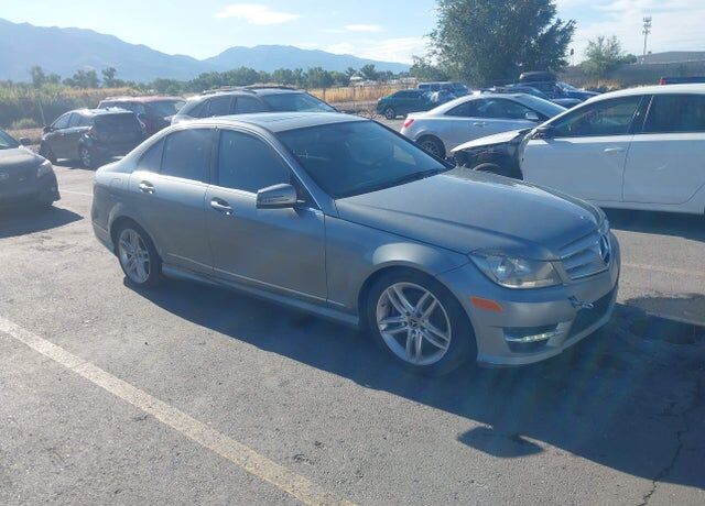 2013 MERCEDES-BENZ C-Class