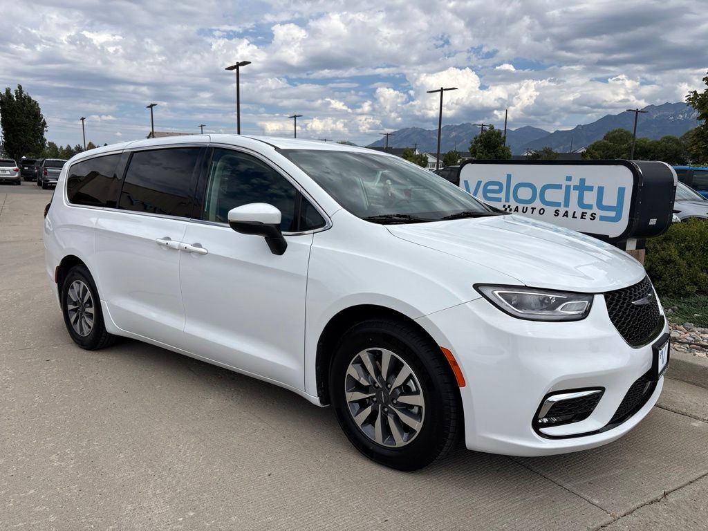 2023 CHRYSLER Pacifica